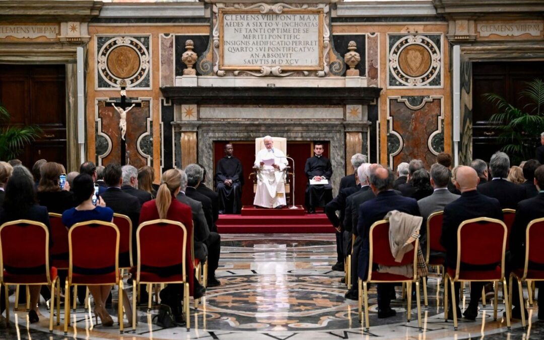 Leone XIV: servono politiche che proteggano la dignità dei minori nell’era dell’IA